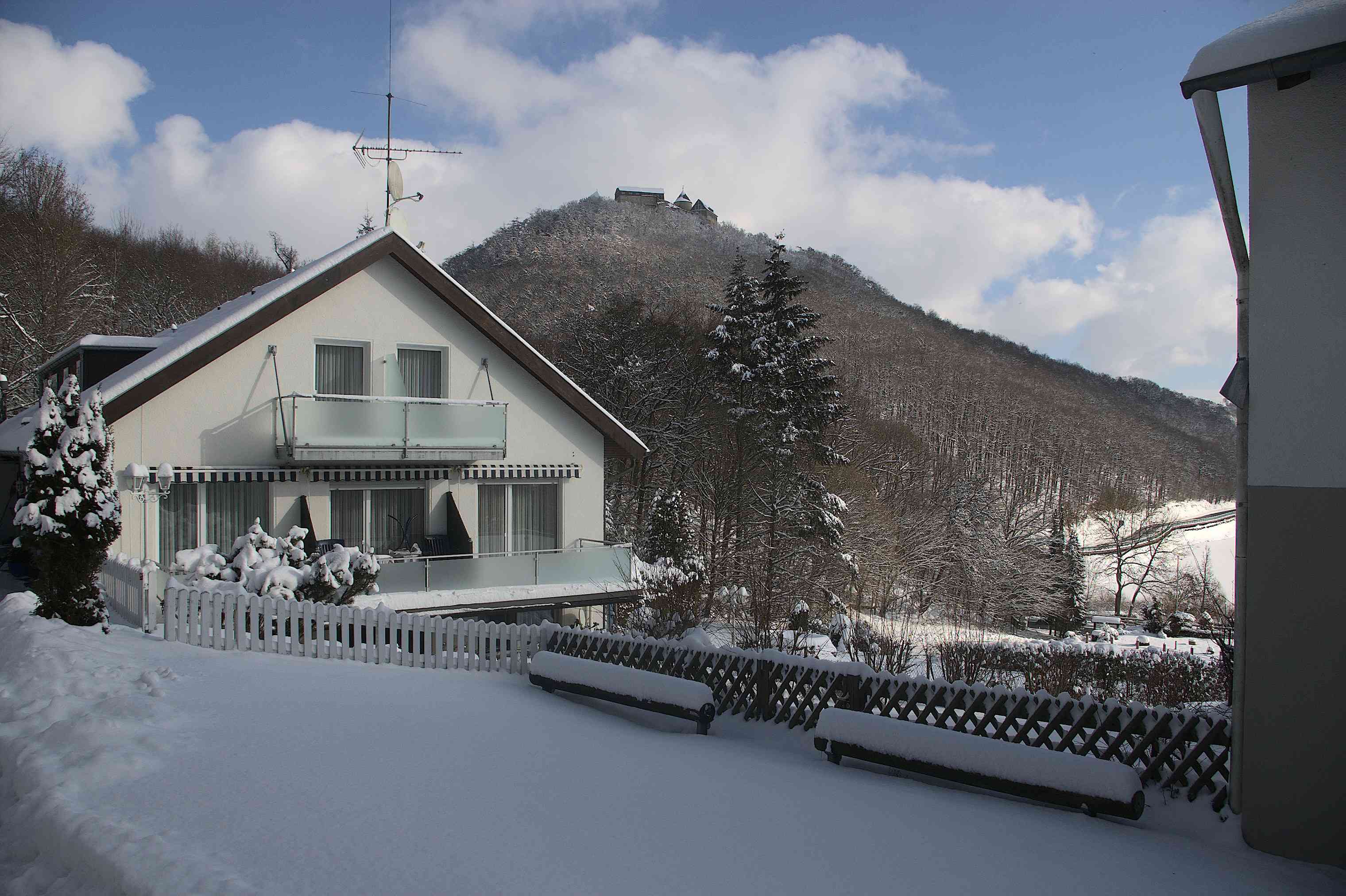 Waldecker Land im Winter mit Schloss Waldeck